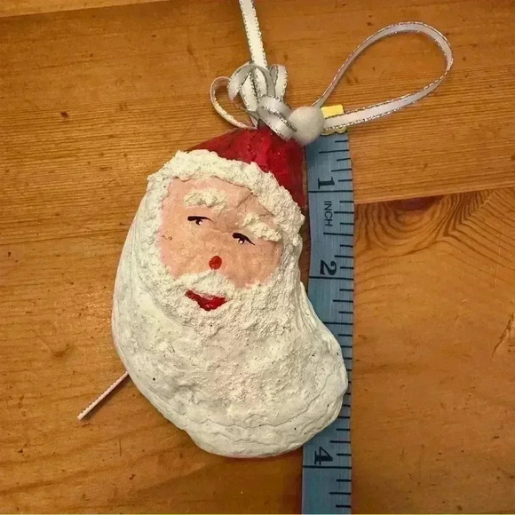 Handmade Santa shell Christmas ornament - Picture 5 of 6